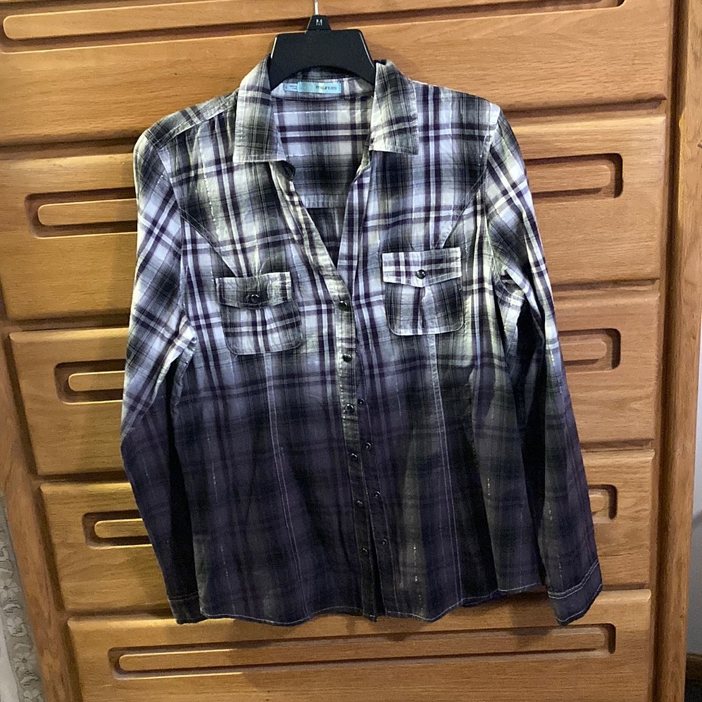 Maurice’s cotton snap up blouse